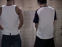 ゲイ動画：ハッテントイレで強引に、でも途中から気持ちいい・・ !! 好帥哥