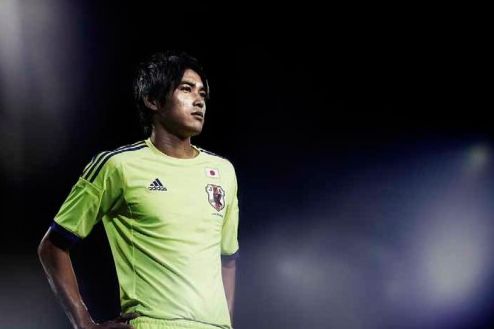サッカー日本代表 14アウェイユニフォームは蛍光イエロー 14年2月26日発売 裏原マグ